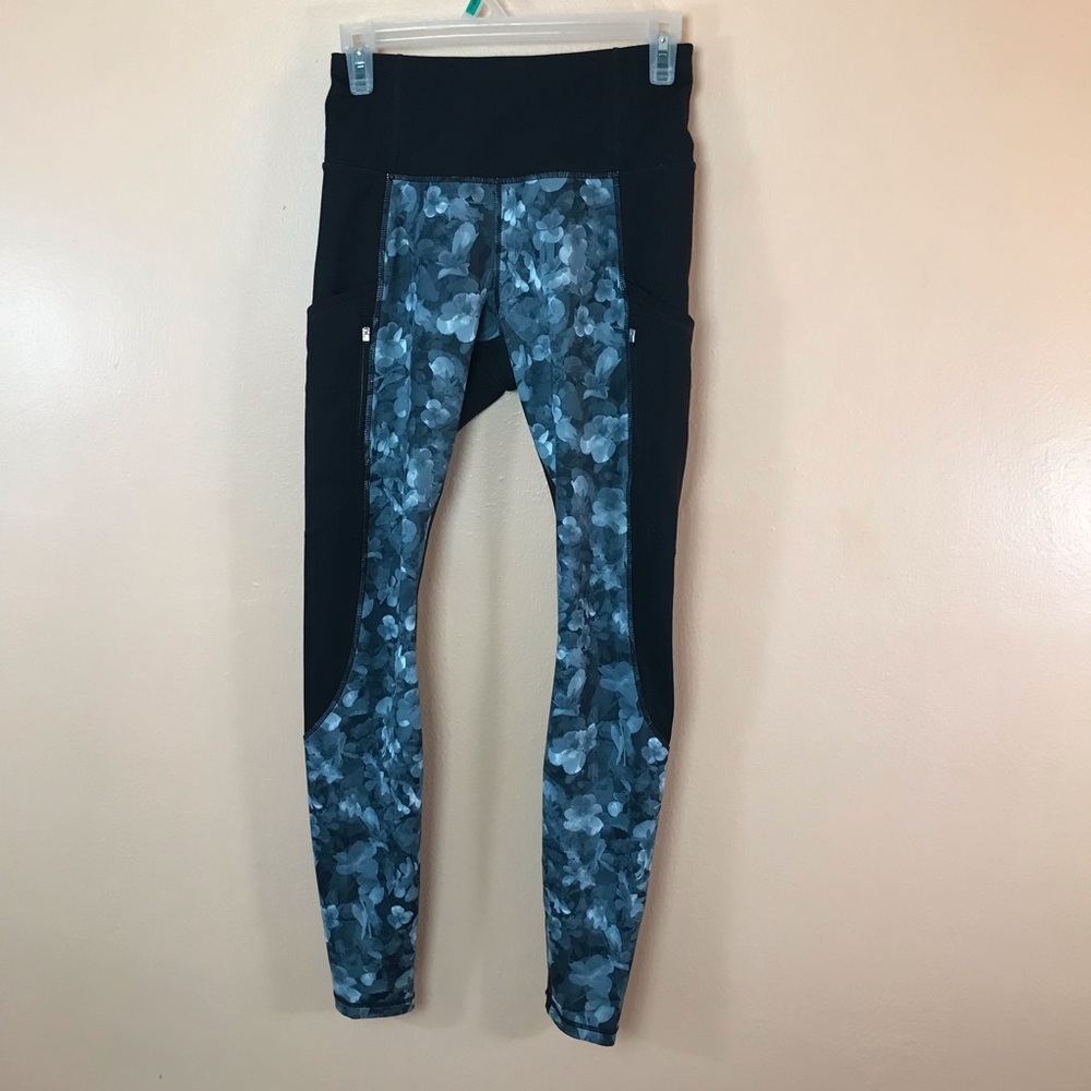 Athleta Frost High Traverse Black Gray Floral Leggings Women XS Workout Athletic